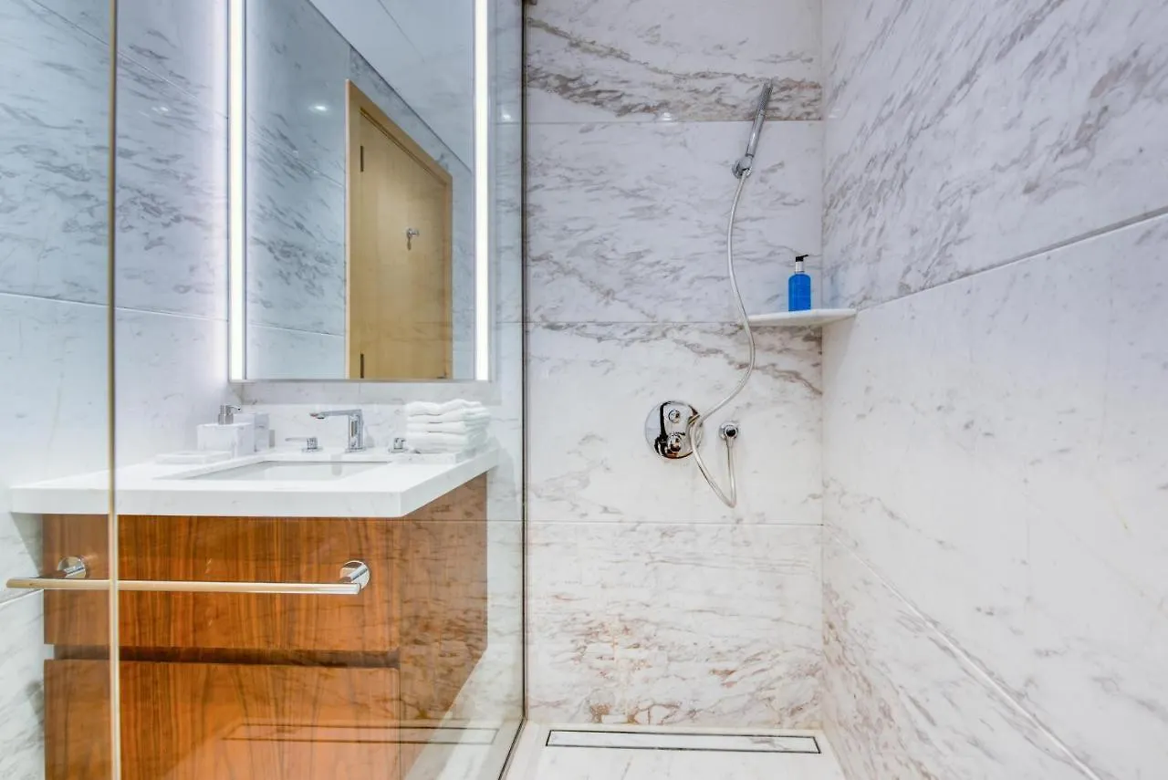Rh- Modern Comfort, Bright 1Br Near Dubai Mall, City Views 0*,  United Arab Emirates