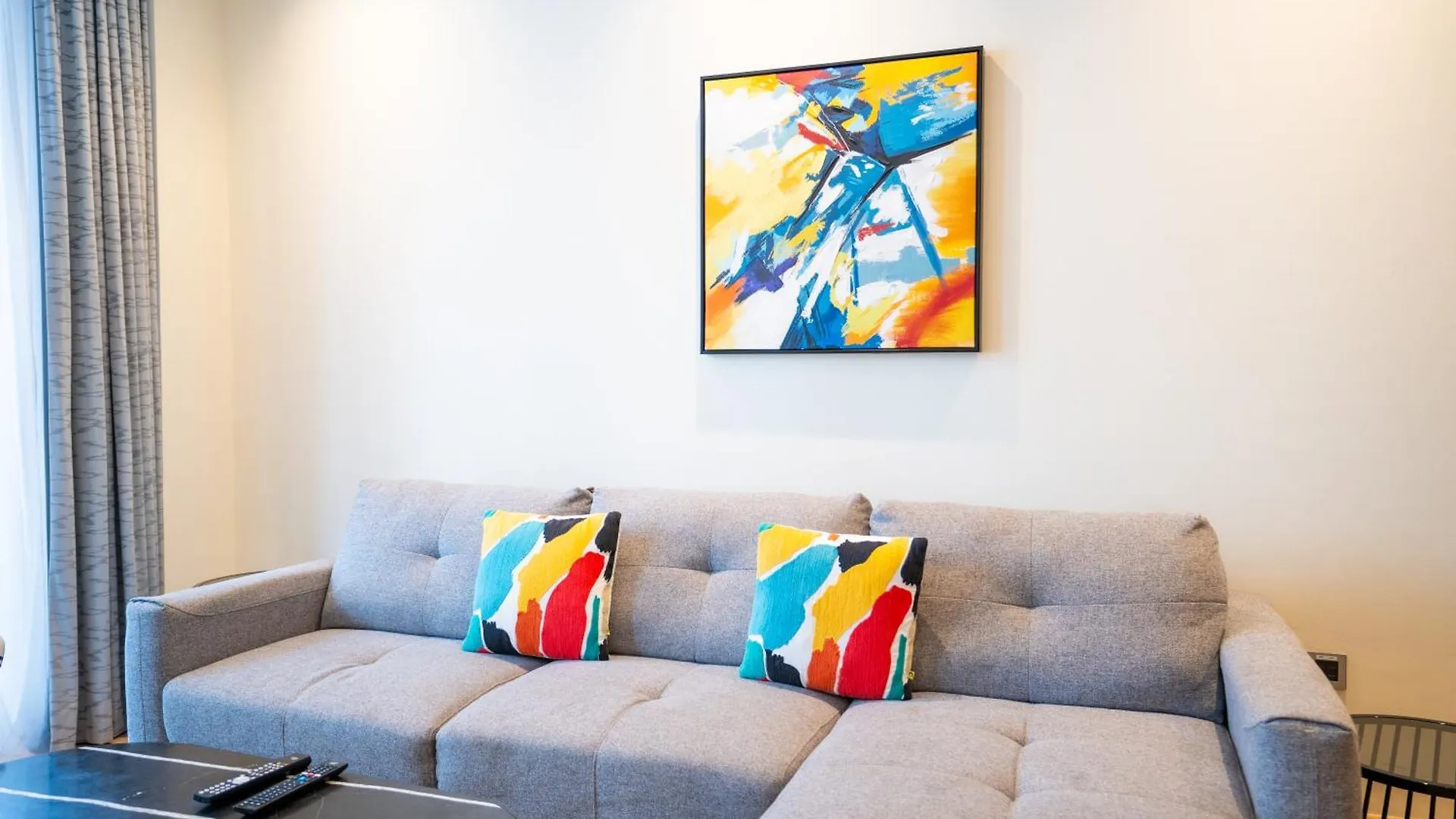Rh- Modern Comfort, Bright 1Br Near Dubai Mall, City Views 0*,  아랍에미리트