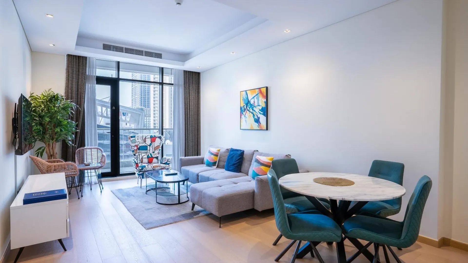 Rh- Modern Comfort, Bright 1Br Near Dubai Mall, City Views